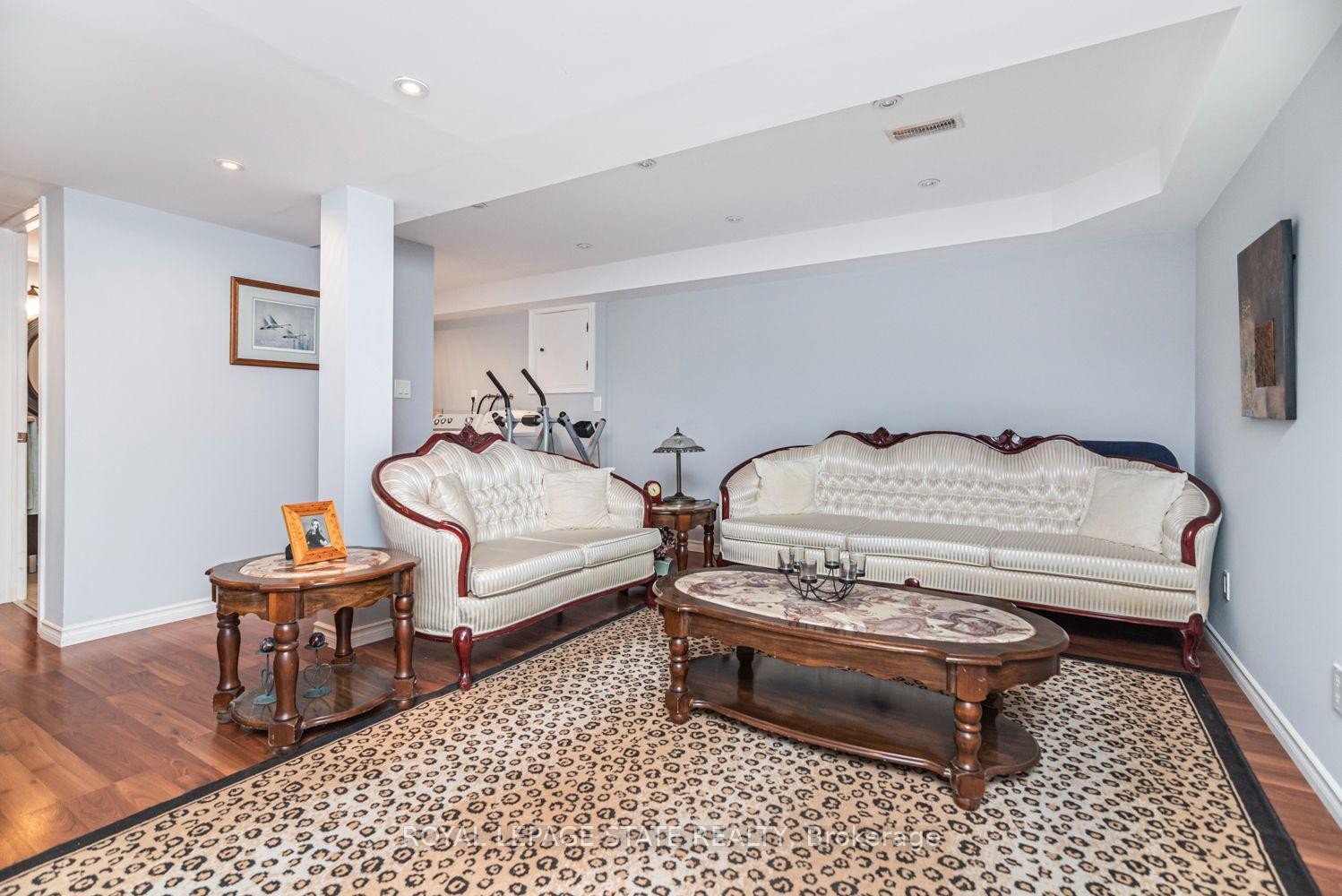 









255


Mount Albion

Road, 22,
Hamilton,




ON
L8K 6P7

