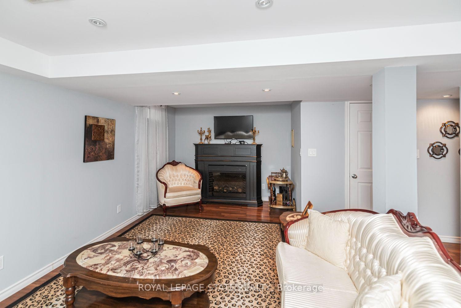 









255


Mount Albion

Road, 22,
Hamilton,




ON
L8K 6P7

