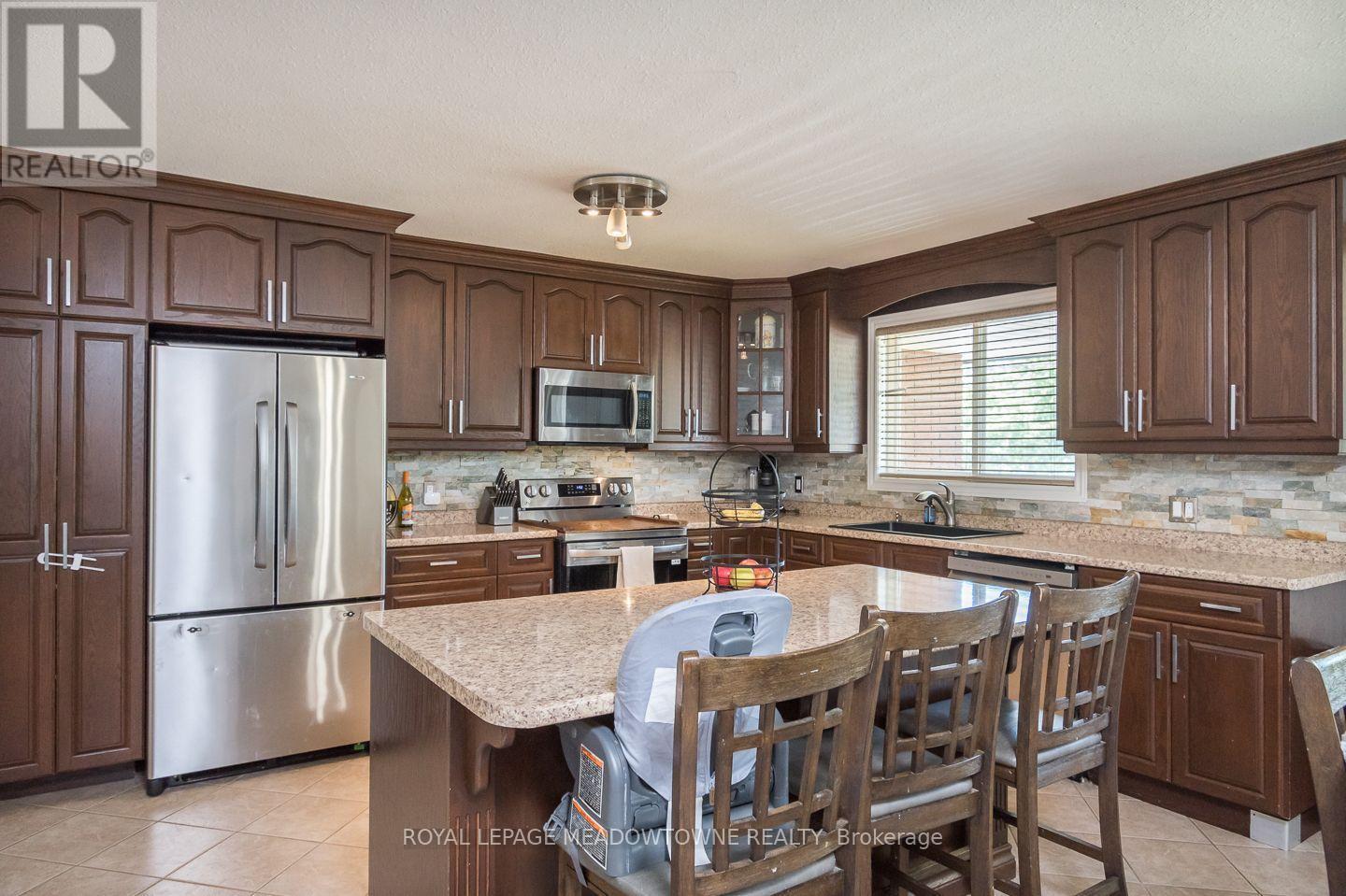 












180 WEST SIDE ROAD

,
Port Colborne,




Ontario
L3K5K7

