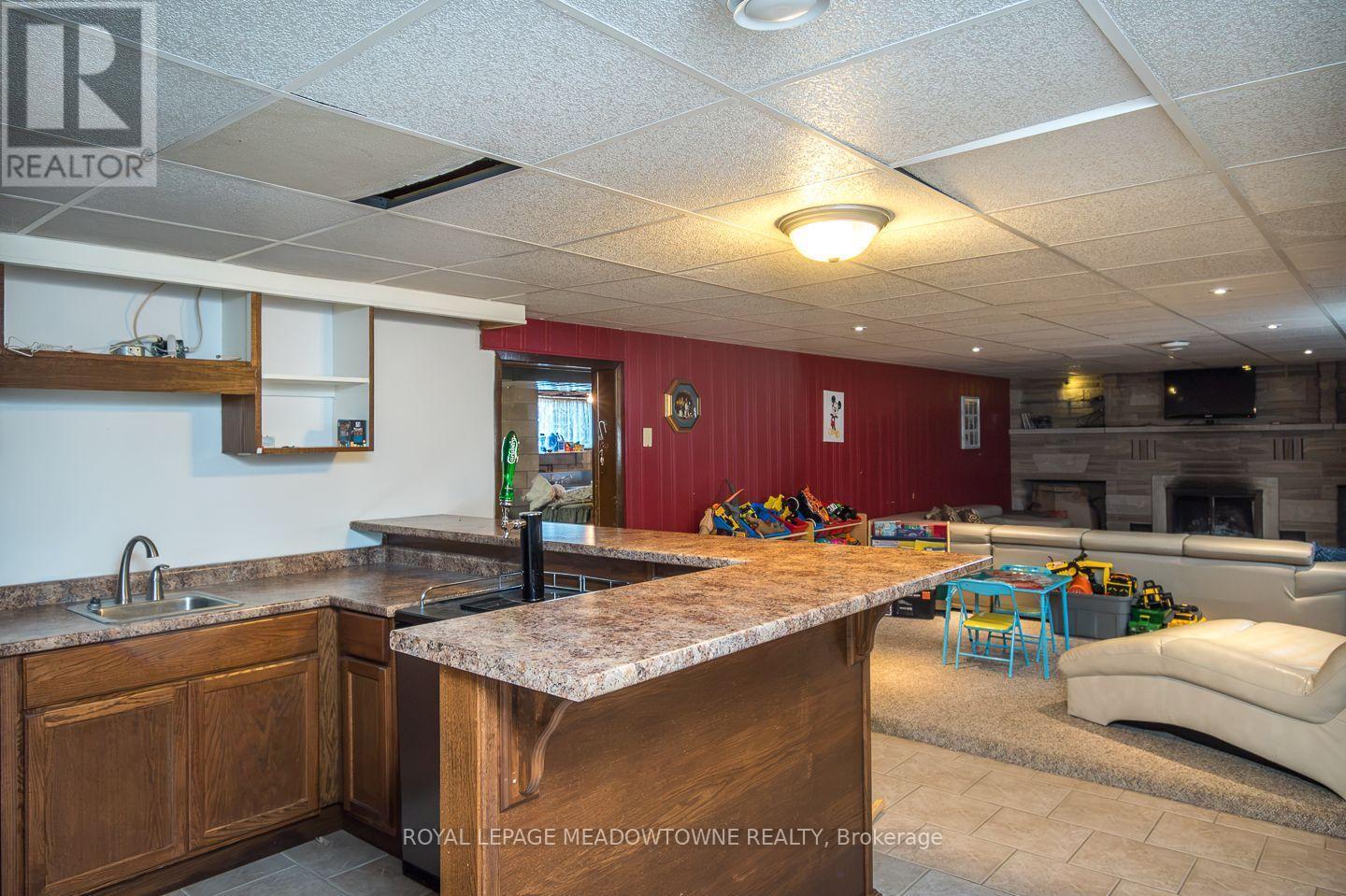 












180 WEST SIDE ROAD

,
Port Colborne,




Ontario
L3K5K7

