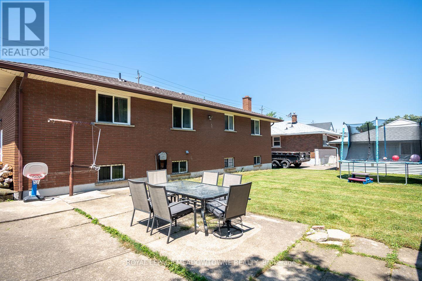 












180 WEST SIDE ROAD

,
Port Colborne,




Ontario
L3K5K7

