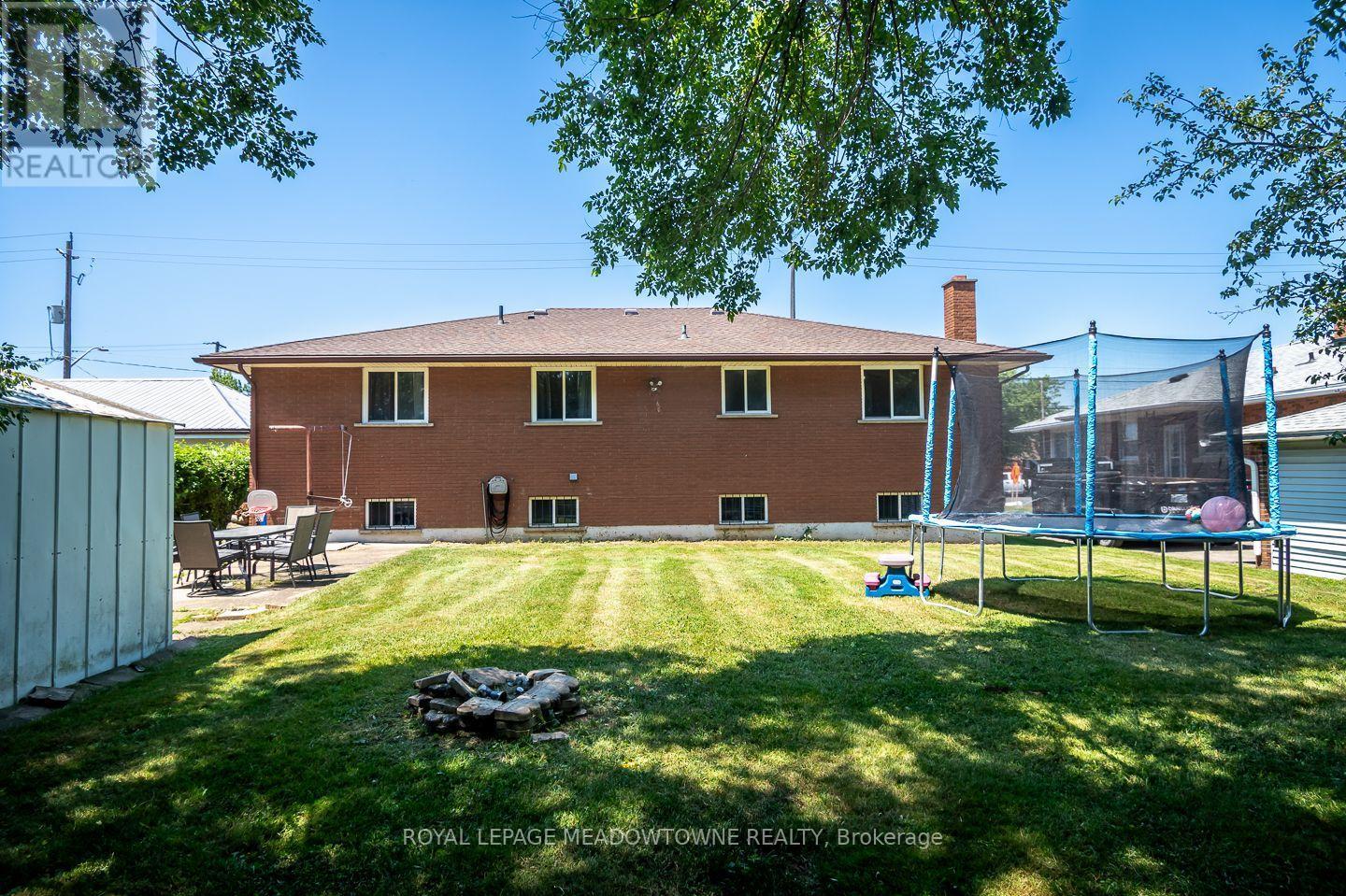 












180 WEST SIDE ROAD

,
Port Colborne,




Ontario
L3K5K7

