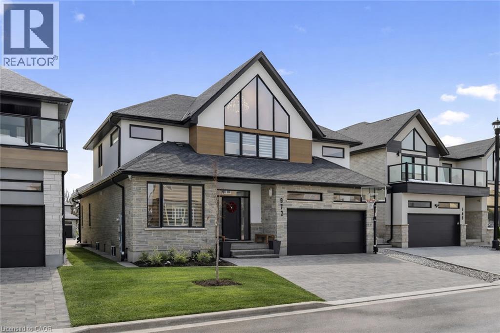 












972 STONECLIFFE Walk Unit# 18

,
Kitchener,




Ontario
N2P0K5

