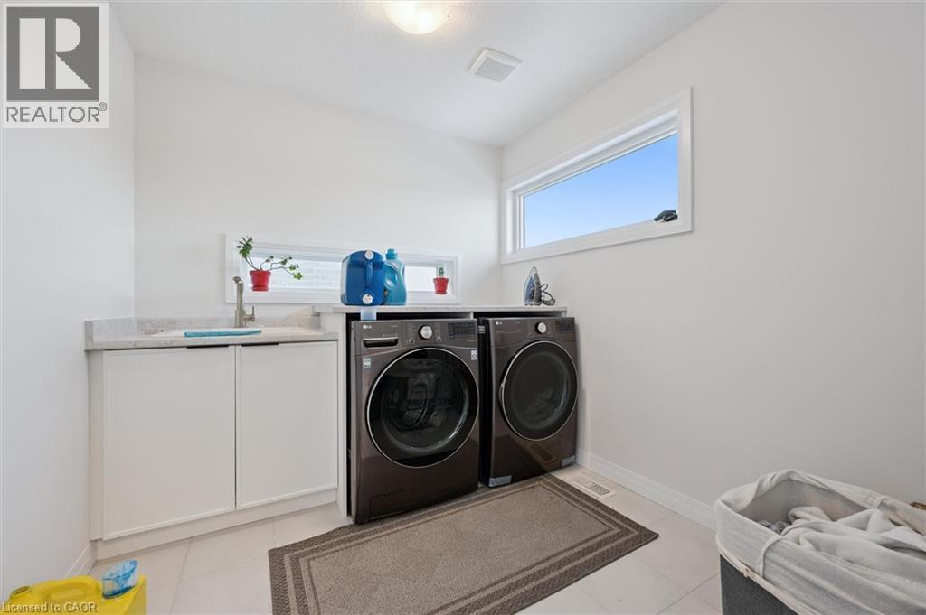 












972 STONECLIFFE Walk Unit# 18

,
Kitchener,




Ontario
N2P0K5

