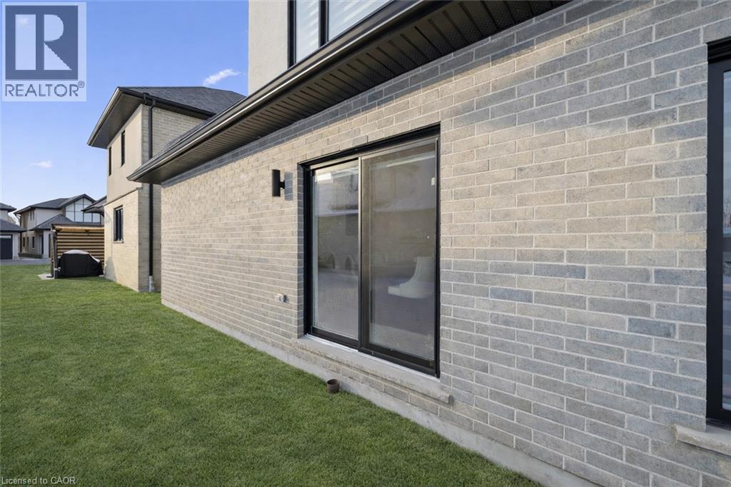 












972 STONECLIFFE Walk Unit# 18

,
Kitchener,




Ontario
N2P0K5

