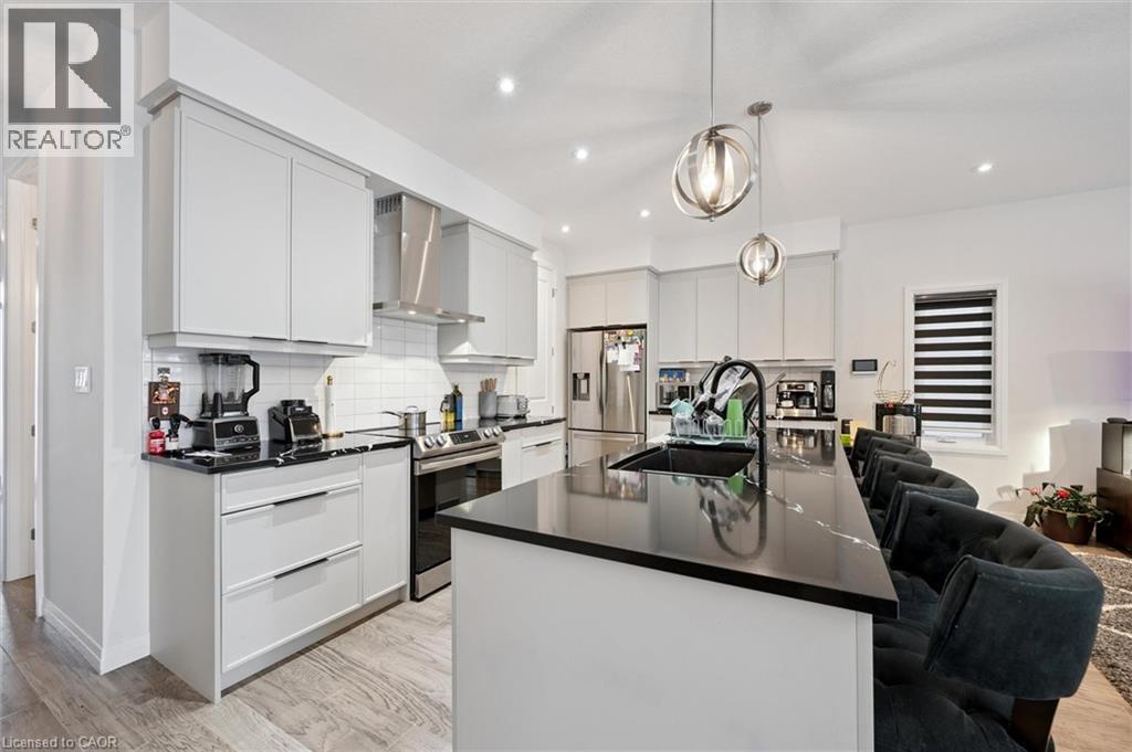 












972 STONECLIFFE Walk Unit# 18

,
Kitchener,




Ontario
N2P0K5

