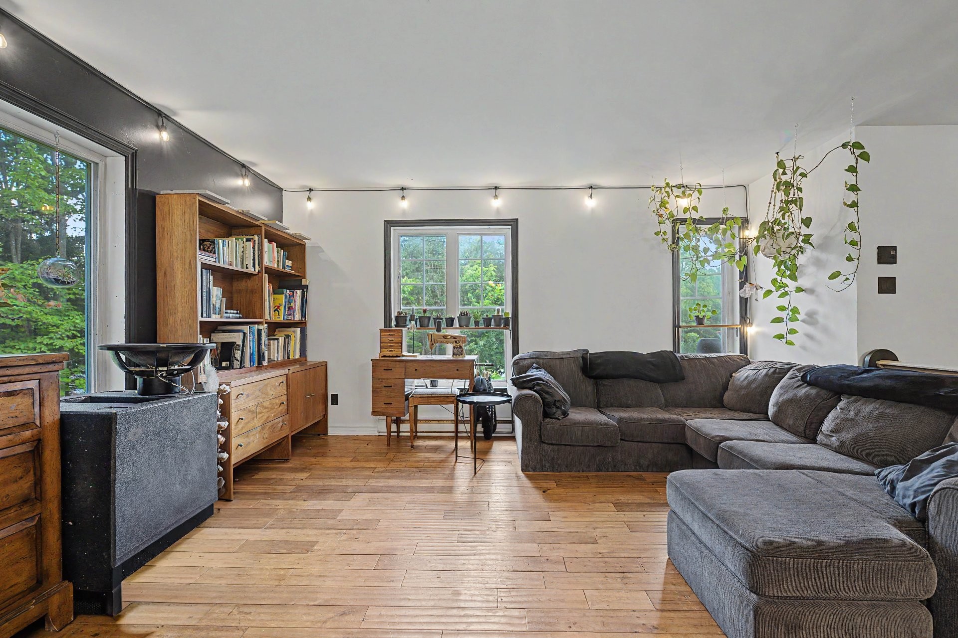 









166


Ch. du Curé-Corbeil E.

,
Val-Morin,




QC
J0T2R0

