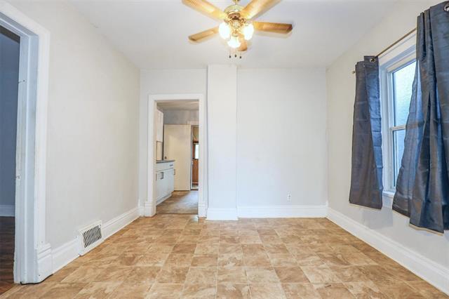 









741


Stella

AVE,
Winnipeg,




MB
R2W 2W1

