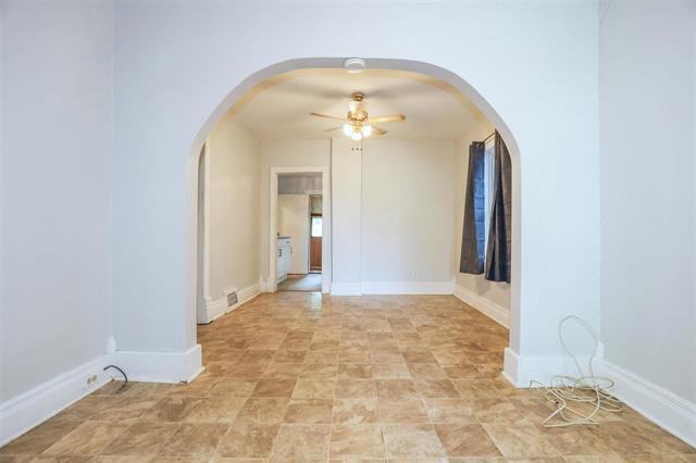 









741


Stella

AVE,
Winnipeg,




MB
R2W 2W1

