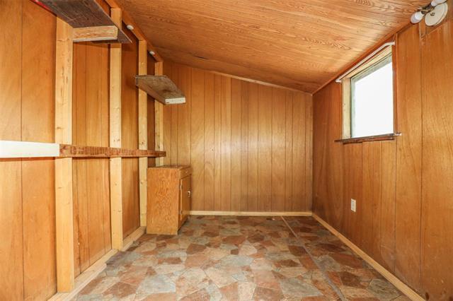 









741


Stella

AVE,
Winnipeg,




MB
R2W 2W1

