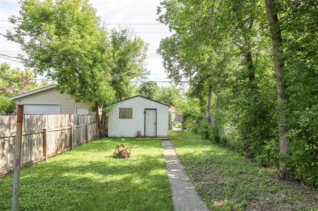 









741


Stella

AVE,
Winnipeg,




MB
R2W 2W1


