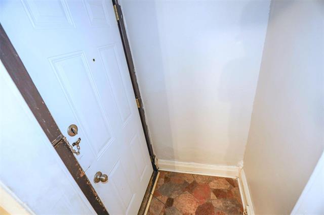 









741


Stella

AVE,
Winnipeg,




MB
R2W 2W1


