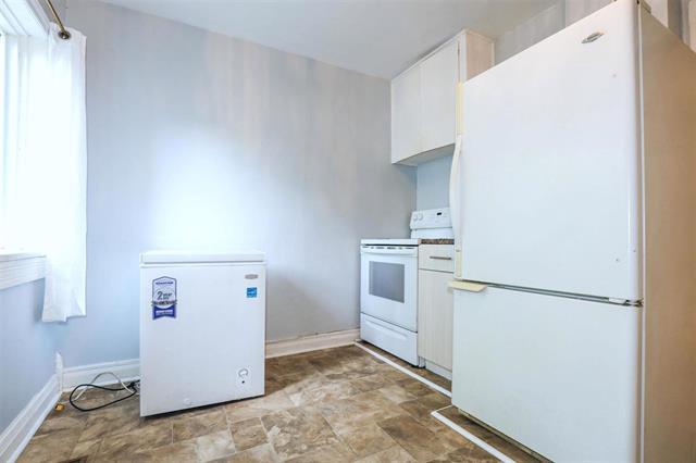 









741


Stella

AVE,
Winnipeg,




MB
R2W 2W1

