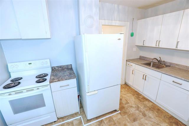 









741


Stella

AVE,
Winnipeg,




MB
R2W 2W1

