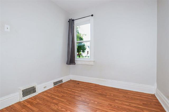 









741


Stella

AVE,
Winnipeg,




MB
R2W 2W1

