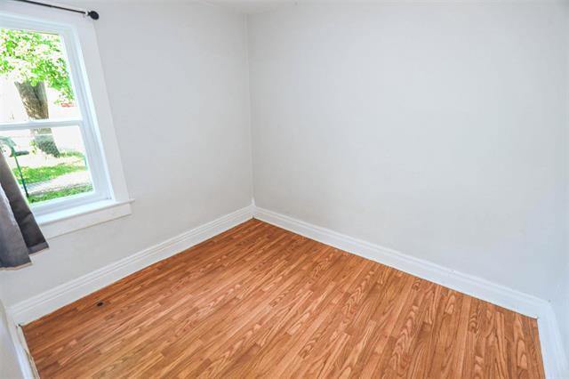 









741


Stella

AVE,
Winnipeg,




MB
R2W 2W1

