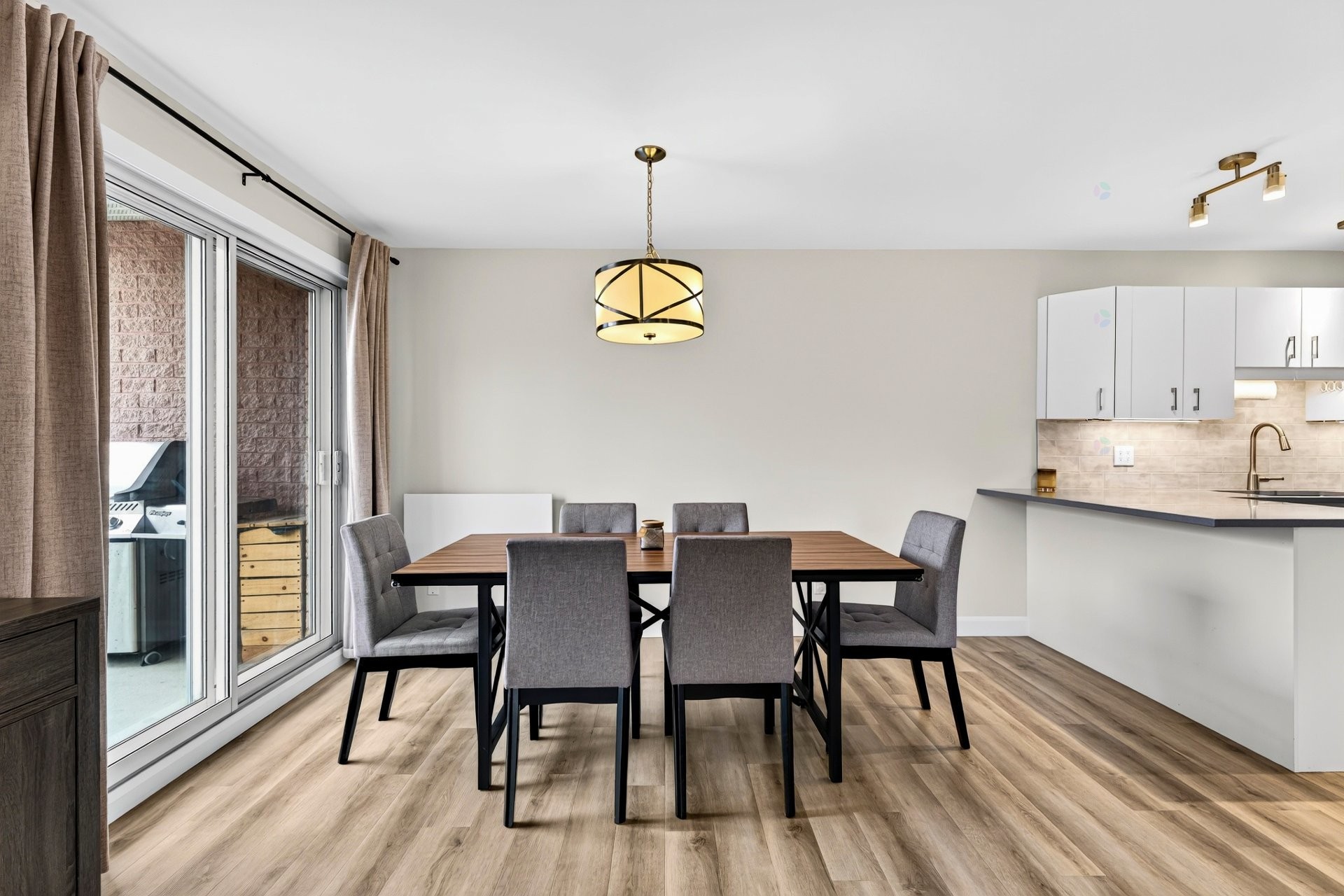 









3373


Rue Antoine-Samson

,
Sherbrooke (Les Nations),




QC
J1L2R3


