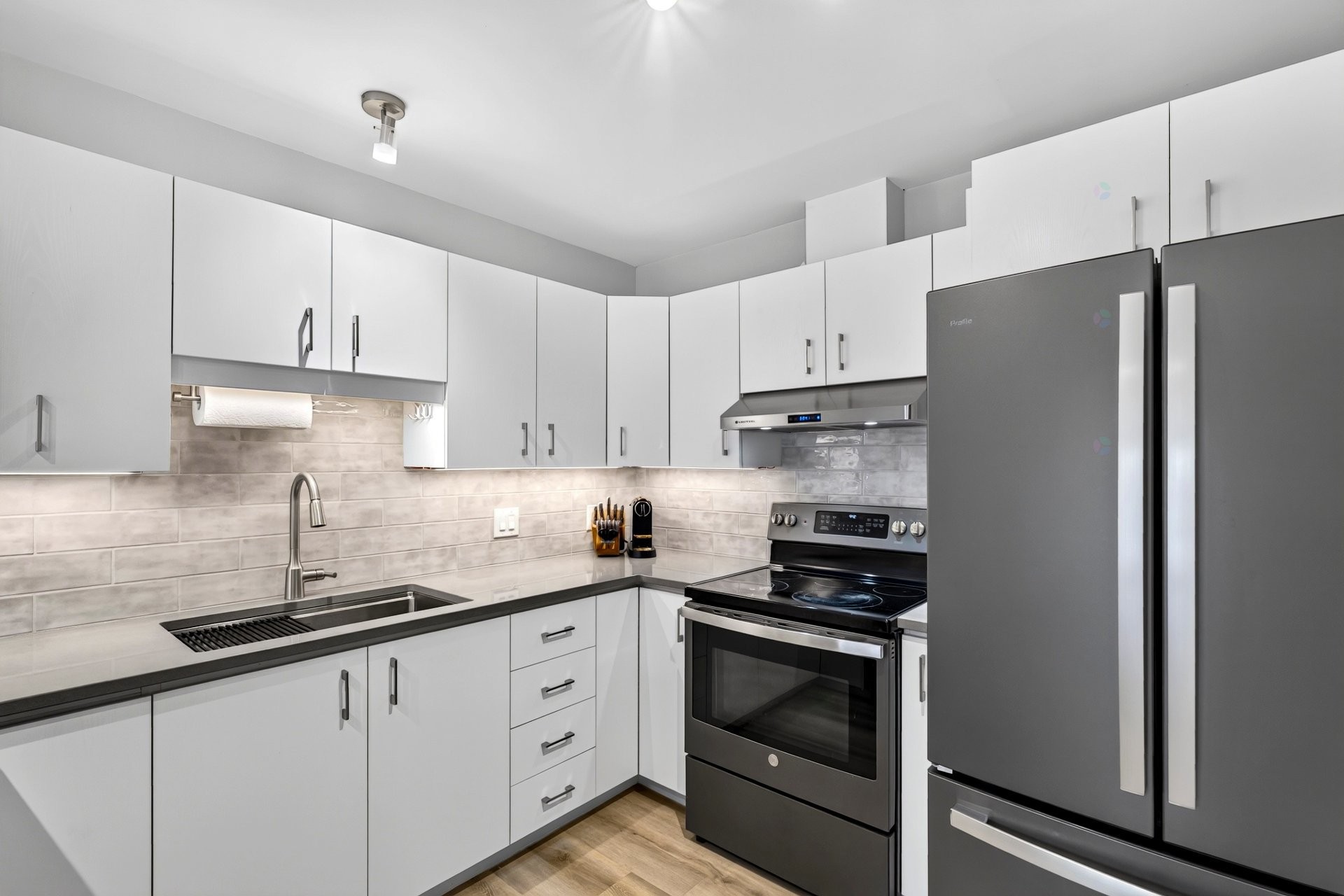 









3373


Rue Antoine-Samson

,
Sherbrooke (Les Nations),




QC
J1L2R3

