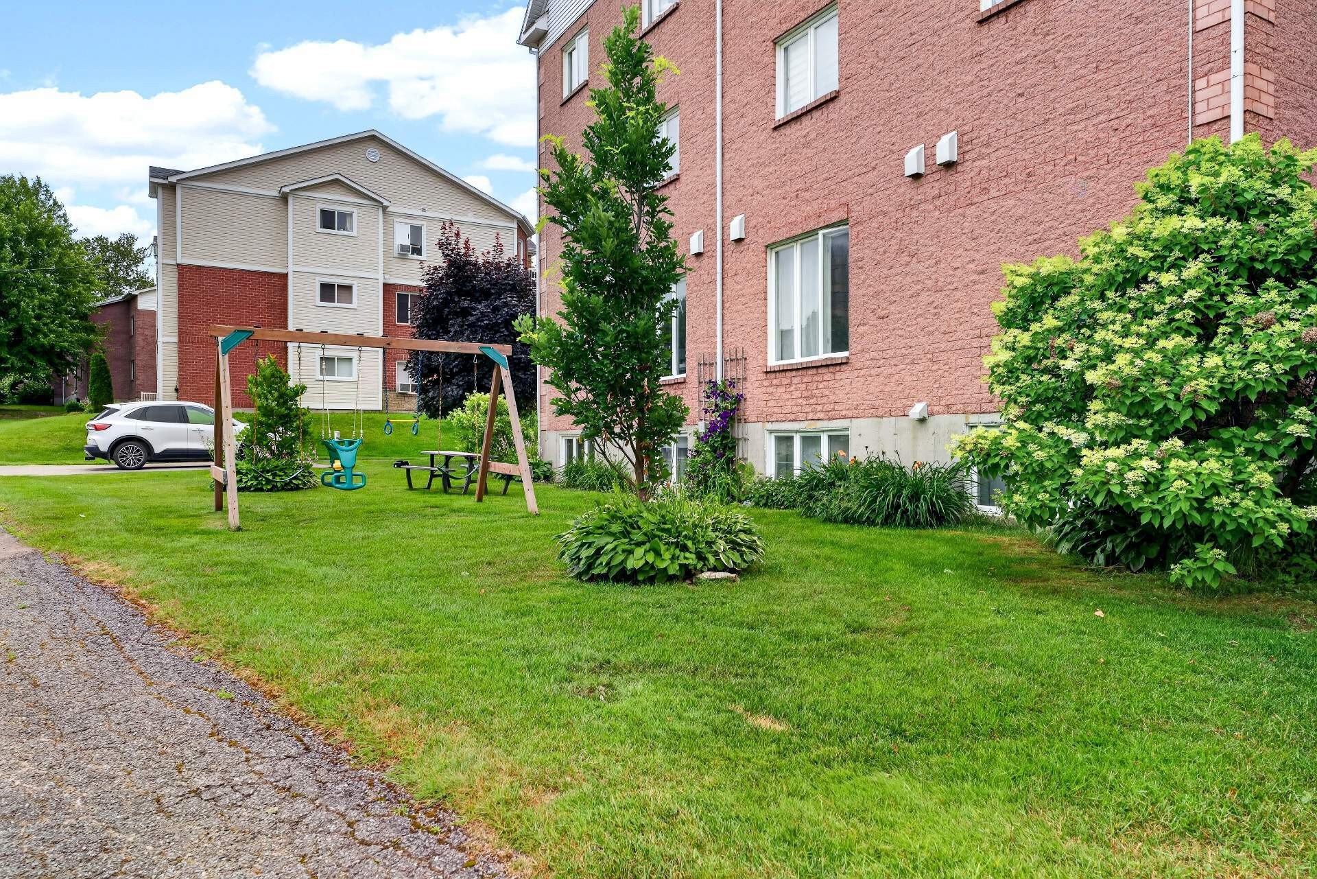 









3373


Rue Antoine-Samson

,
Sherbrooke (Les Nations),




QC
J1L2R3

