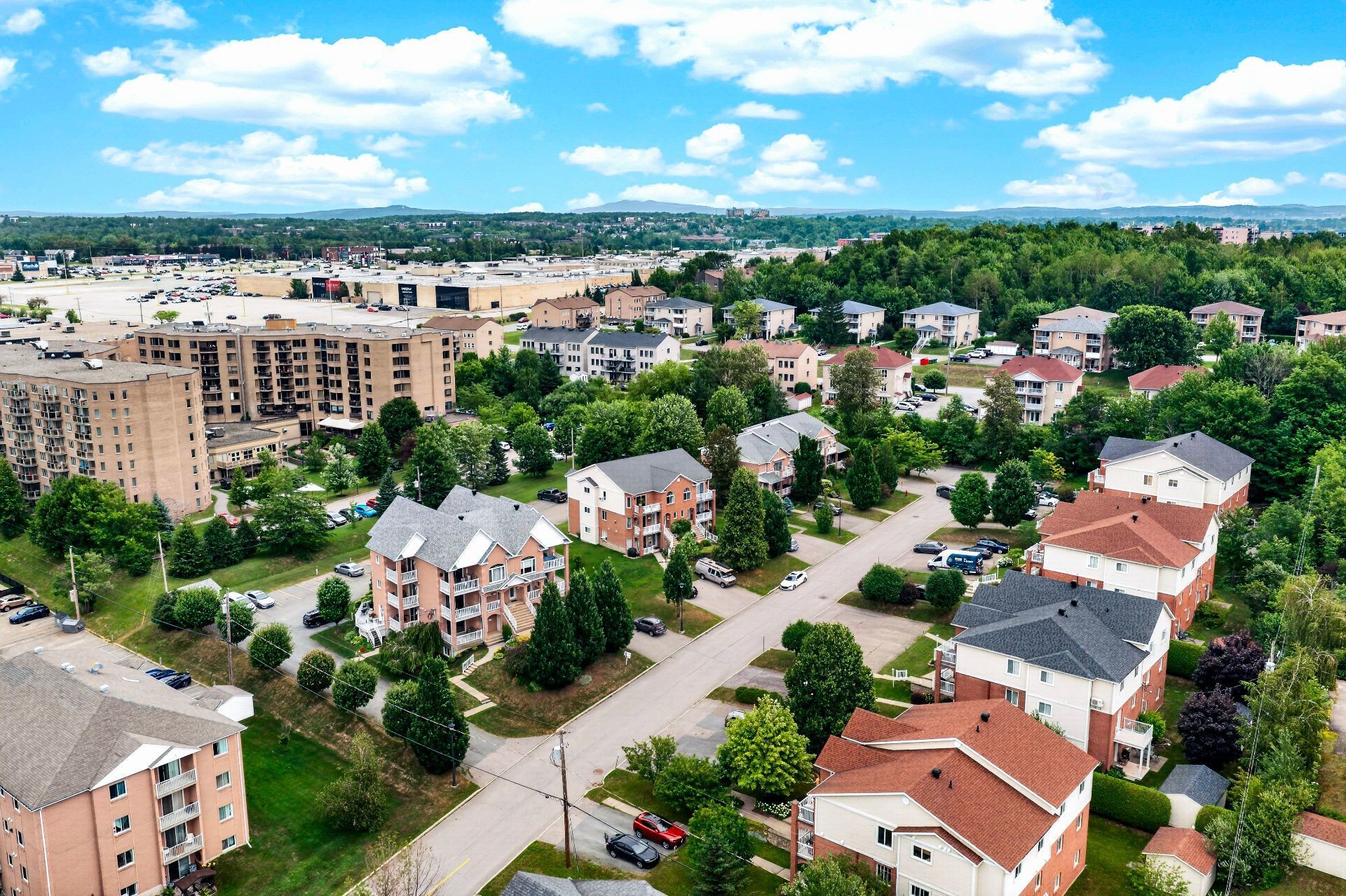 









3373


Rue Antoine-Samson

,
Sherbrooke (Les Nations),




QC
J1L2R3

