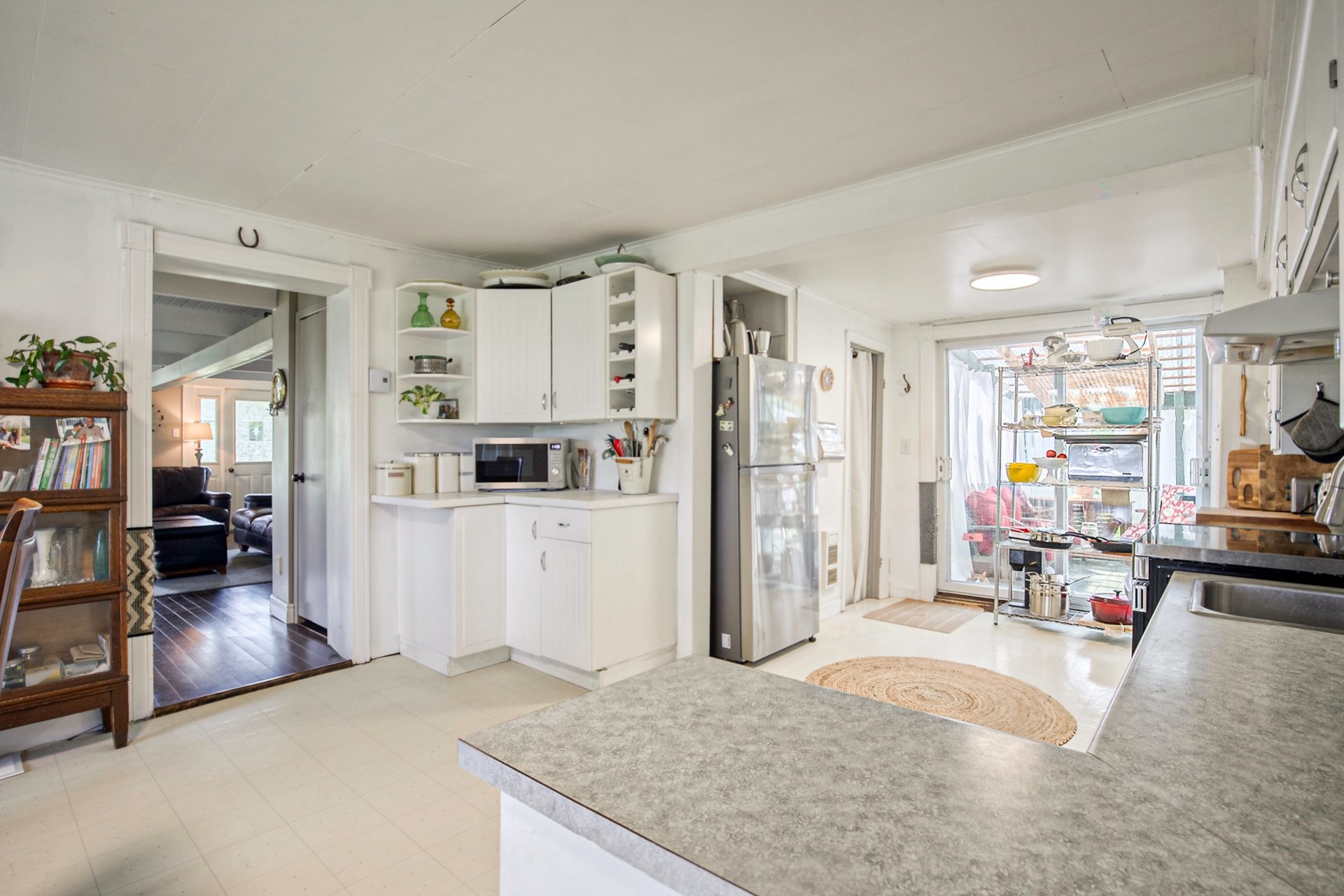 









385


Rue St-Pierre

,
Saint-Constant,




QC
J5A0M7

