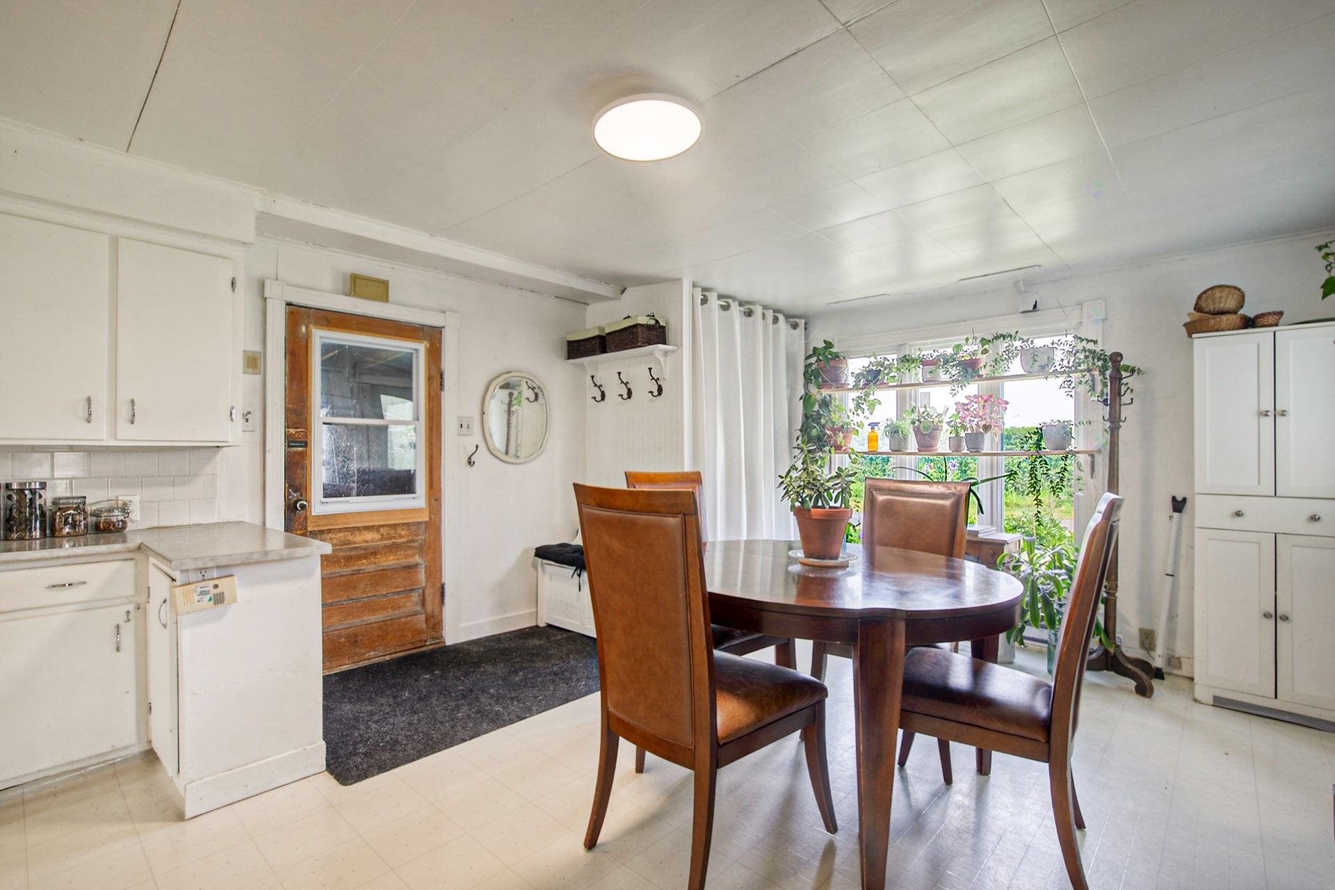 









385


Rue St-Pierre

,
Saint-Constant,




QC
J5A0M7

