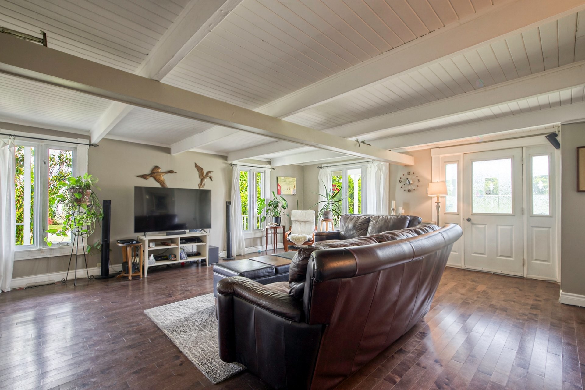









385


Rue St-Pierre

,
Saint-Constant,




QC
J5A0M7

