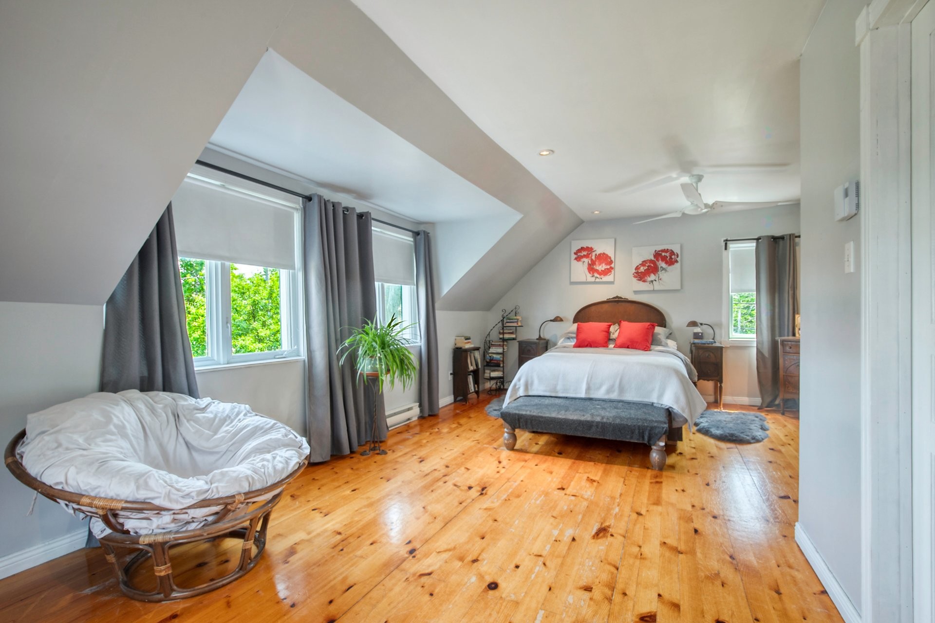









385


Rue St-Pierre

,
Saint-Constant,




QC
J5A0M7

