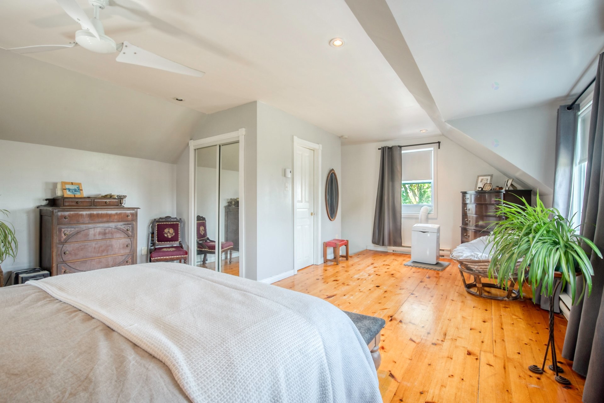 









385


Rue St-Pierre

,
Saint-Constant,




QC
J5A0M7

