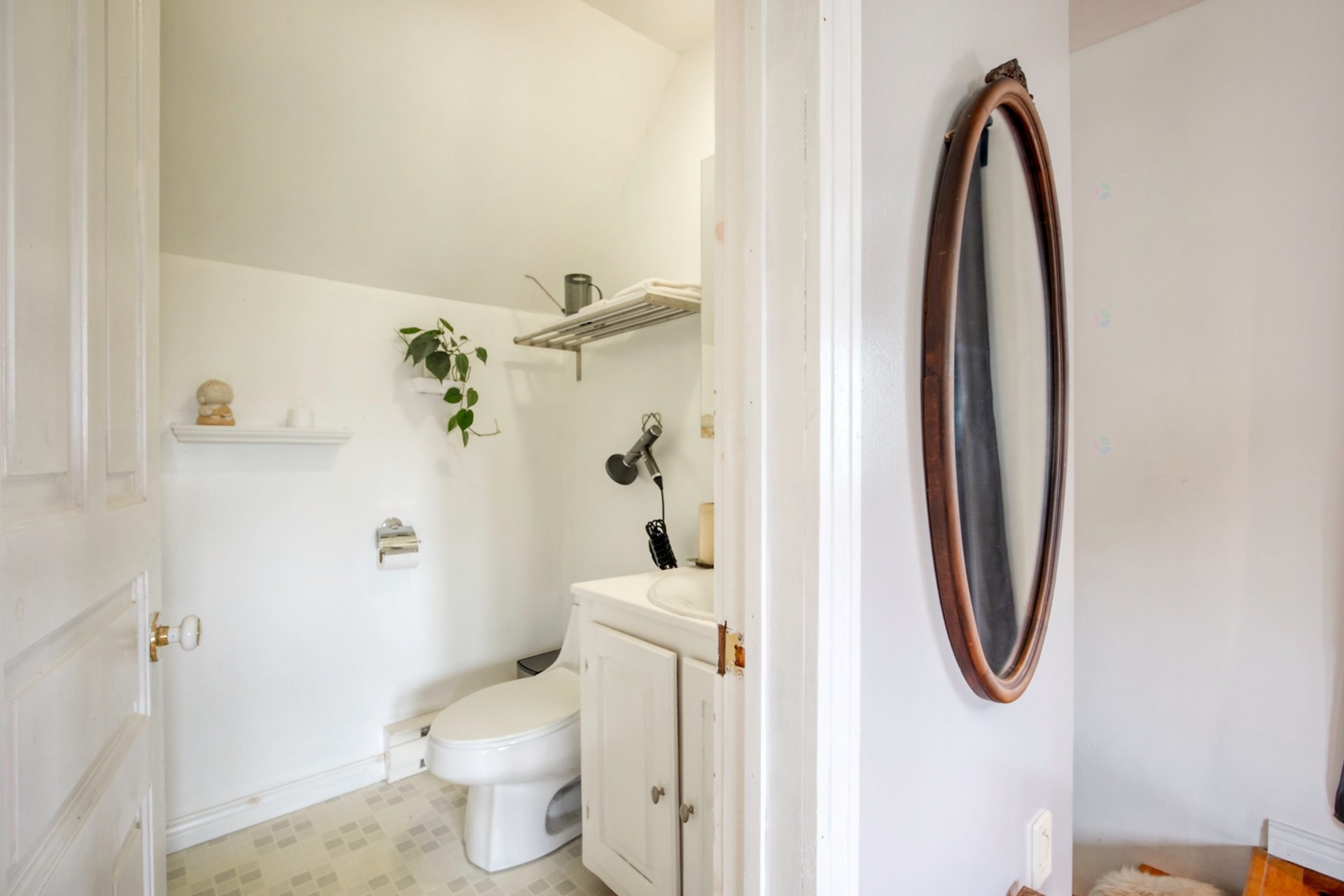 









385


Rue St-Pierre

,
Saint-Constant,




QC
J5A0M7

