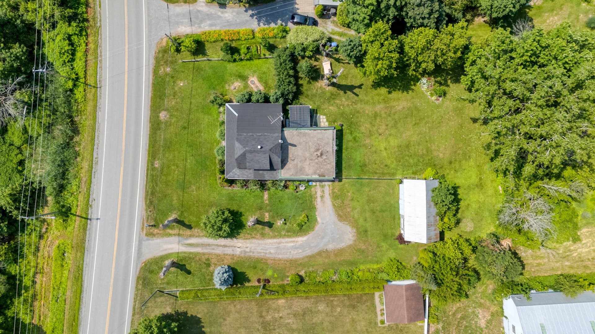 









385


Rue St-Pierre

,
Saint-Constant,




QC
J5A0M7

