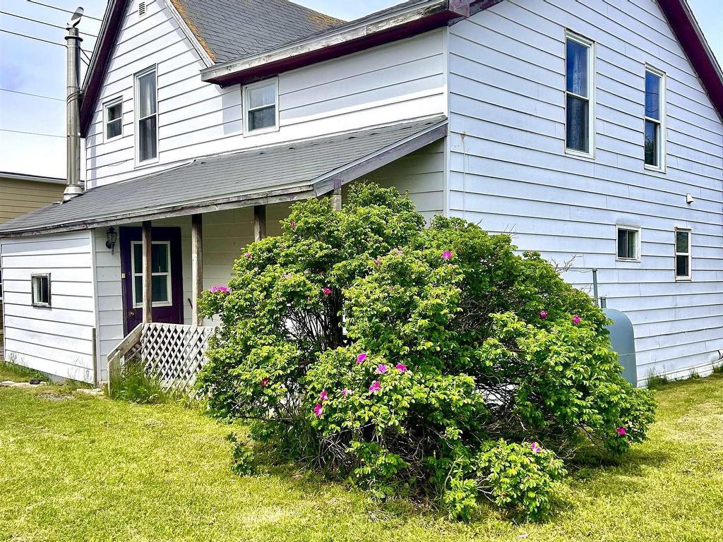 












16 Forest Street

,
Inverness,




NS
B0E 1N0

