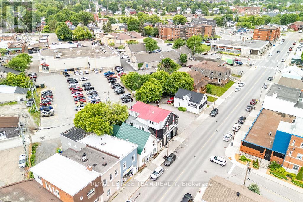 












56 MADAWASKA STREET

,
Arnprior,




Ontario
K7S1R9

