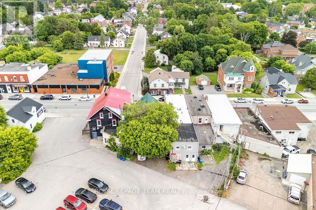 












56 MADAWASKA STREET

,
Arnprior,




Ontario
K7S1R9

