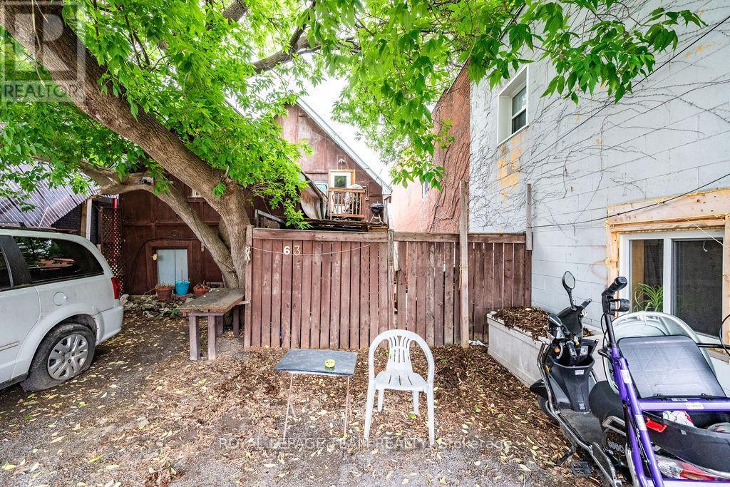 












56 MADAWASKA STREET

,
Arnprior,




Ontario
K7S1R9


