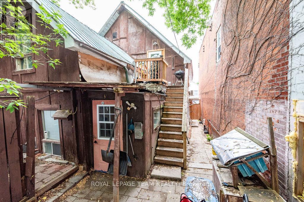 












56 MADAWASKA STREET

,
Arnprior,




Ontario
K7S1R9

