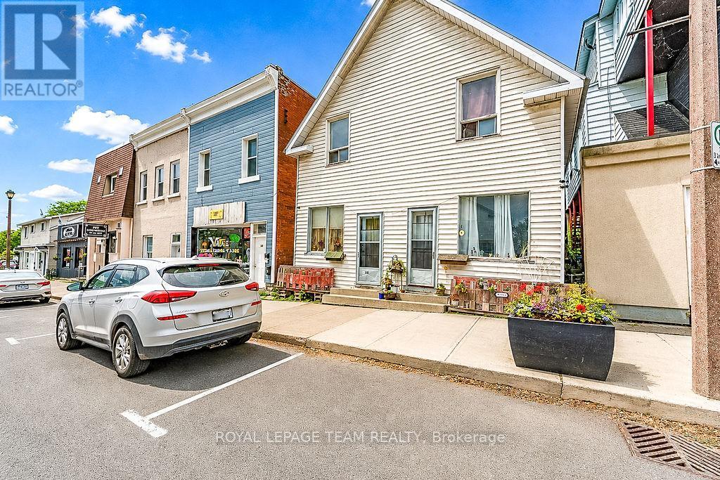 












56 MADAWASKA STREET

,
Arnprior,




Ontario
K7S1R9

