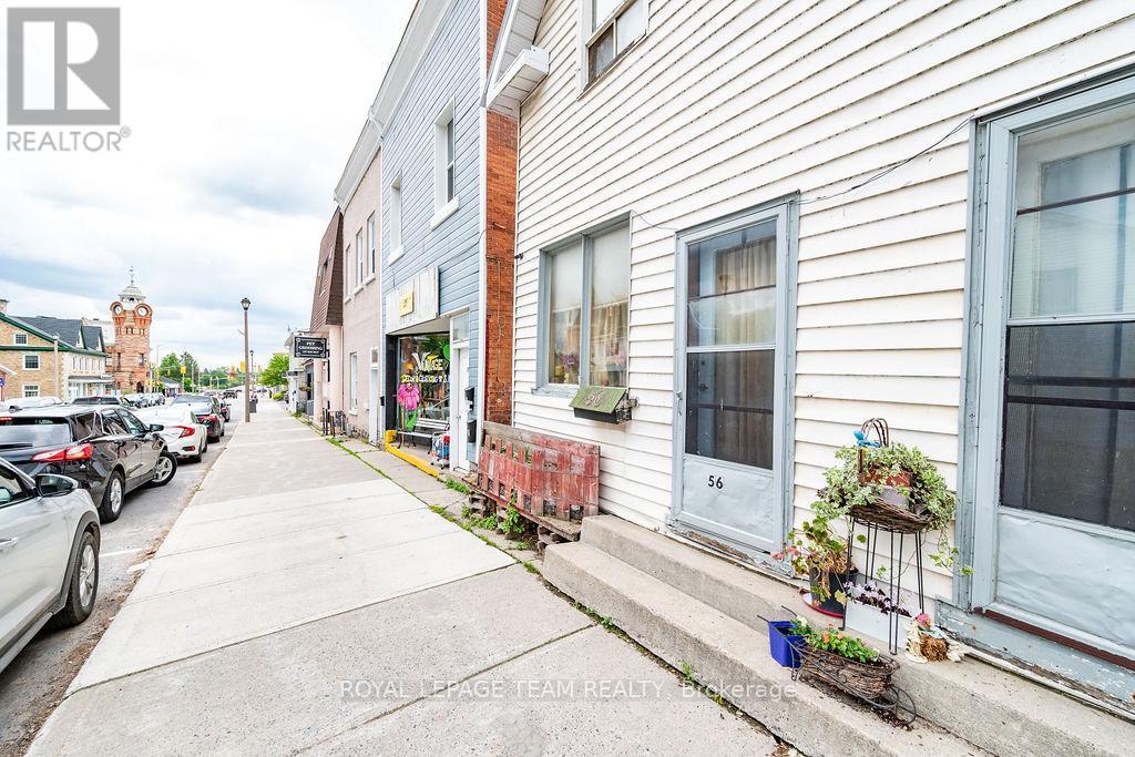 












56 MADAWASKA STREET

,
Arnprior,




Ontario
K7S1R9

