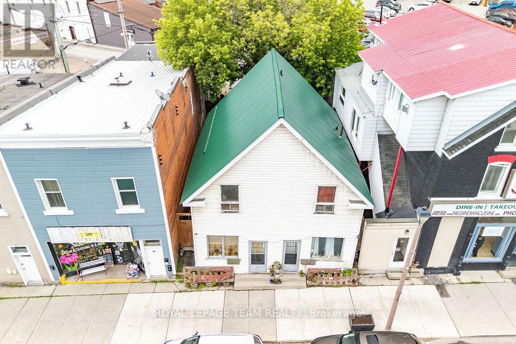 












56 MADAWASKA STREET

,
Arnprior,




Ontario
K7S1R9

