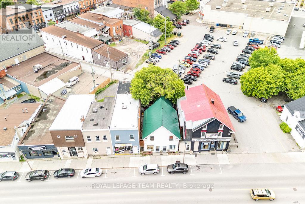 












56 MADAWASKA STREET

,
Arnprior,




Ontario
K7S1R9

