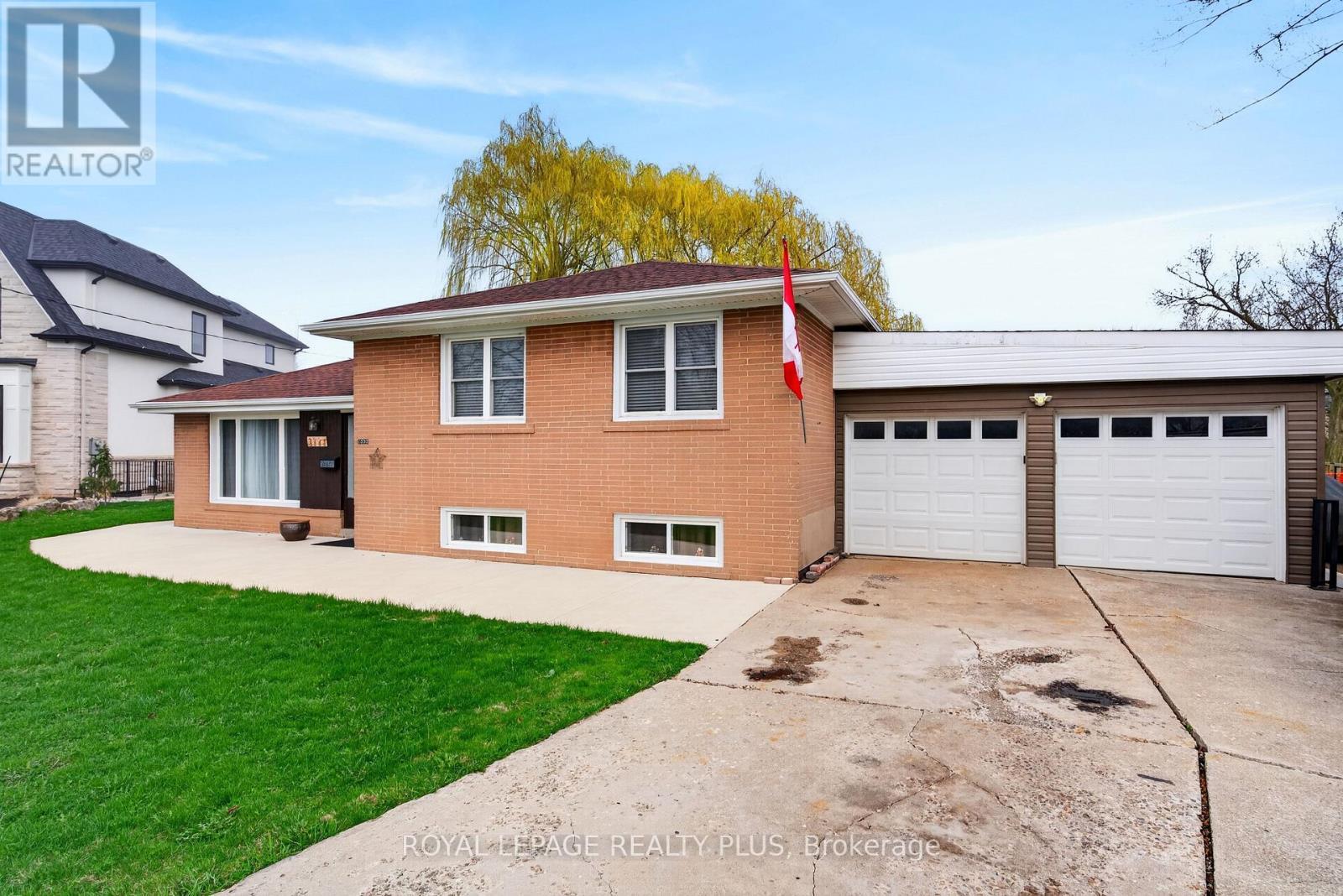 












1332 STANBURY ROAD

,
Oakville,




Ontario
L6L2J4

