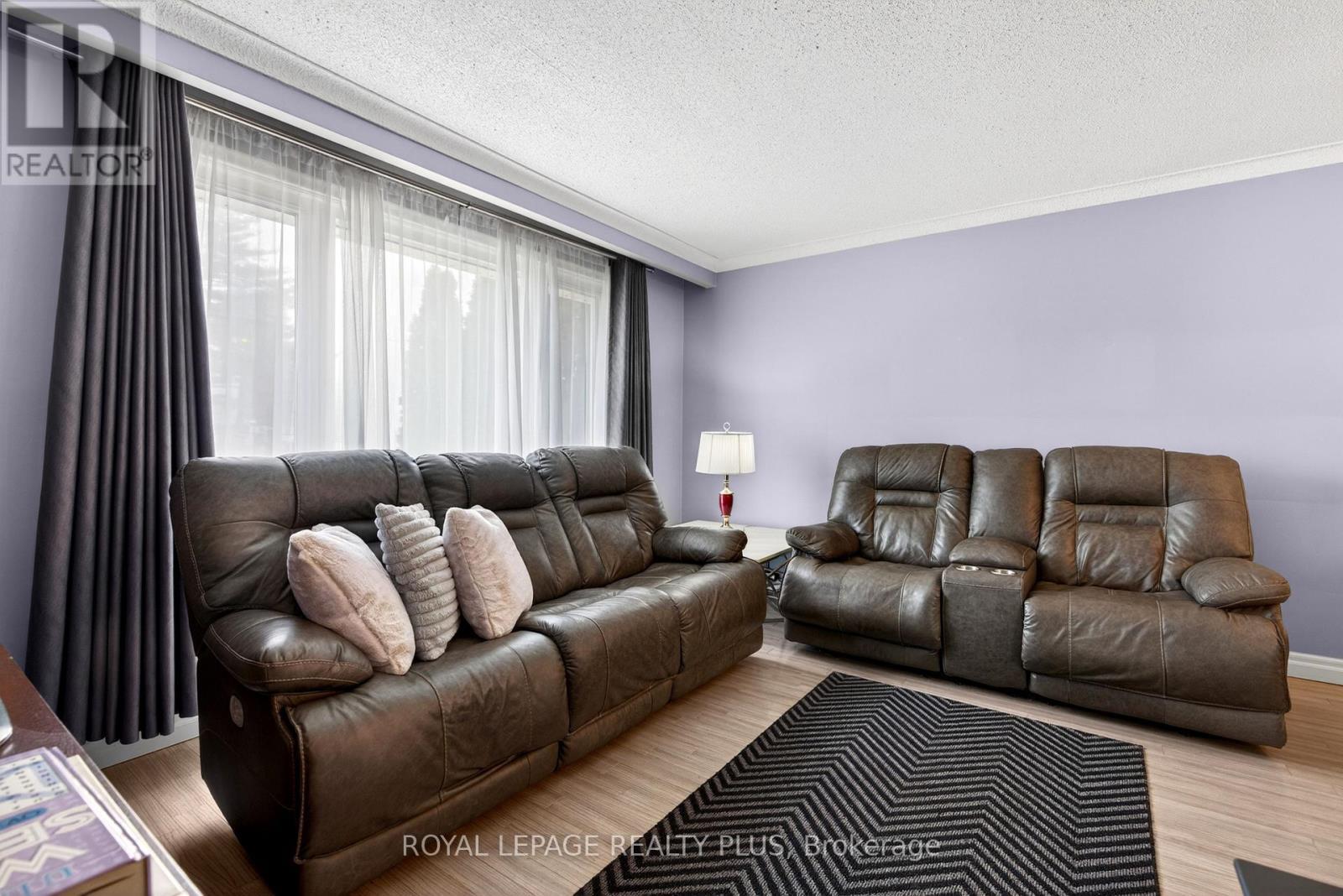 












1332 STANBURY ROAD

,
Oakville,




Ontario
L6L2J4

