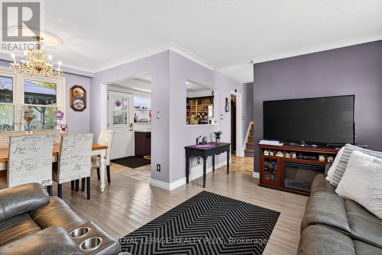 












1332 STANBURY ROAD

,
Oakville,




Ontario
L6L2J4

