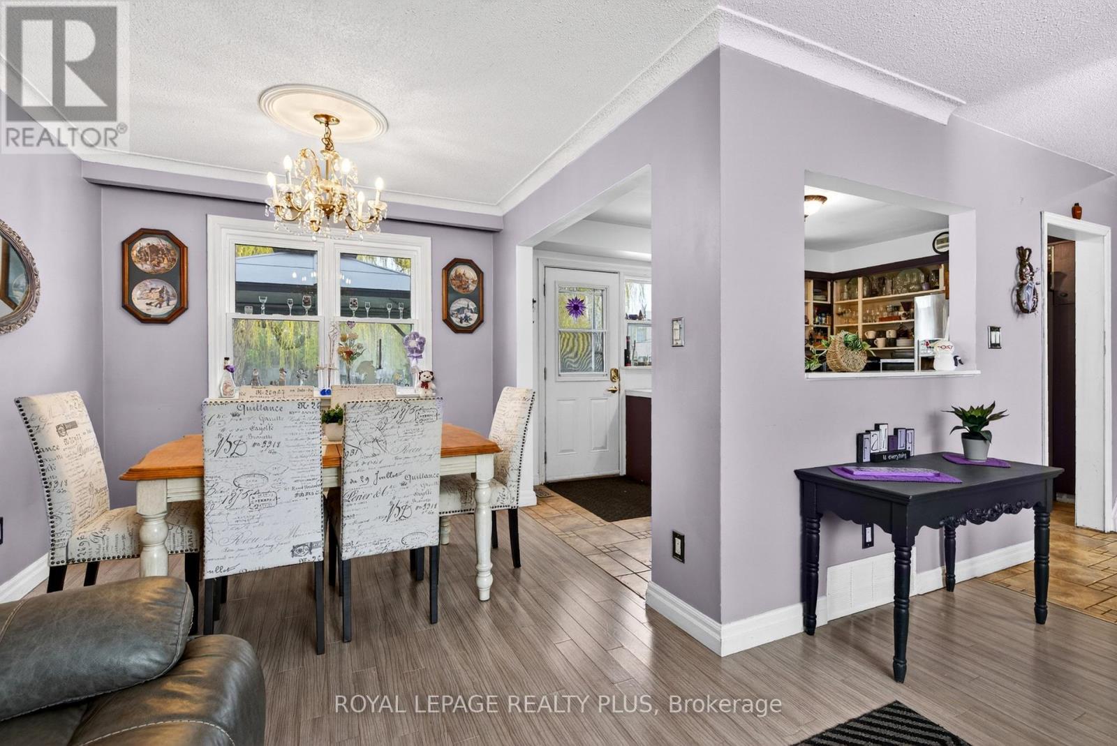 












1332 STANBURY ROAD

,
Oakville,




Ontario
L6L2J4

