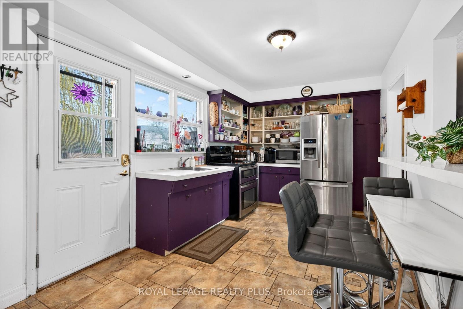 












1332 STANBURY ROAD

,
Oakville,




Ontario
L6L2J4

