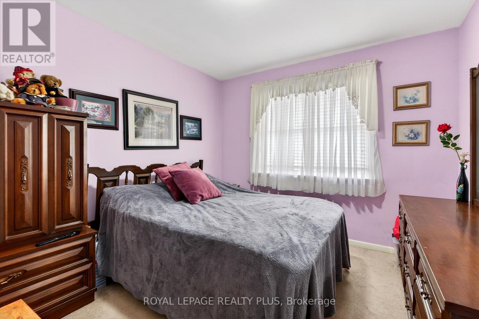 












1332 STANBURY ROAD

,
Oakville,




Ontario
L6L2J4

