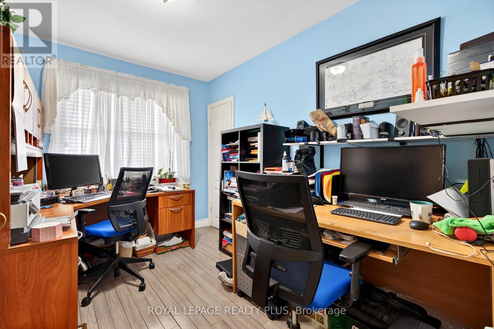 












1332 STANBURY ROAD

,
Oakville,




Ontario
L6L2J4


