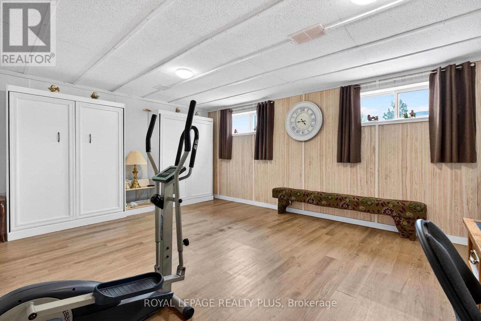 












1332 STANBURY ROAD

,
Oakville,




Ontario
L6L2J4

