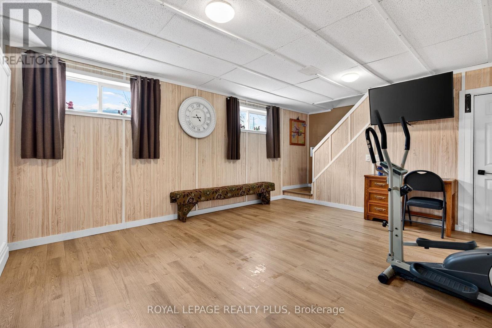 












1332 STANBURY ROAD

,
Oakville,




Ontario
L6L2J4

