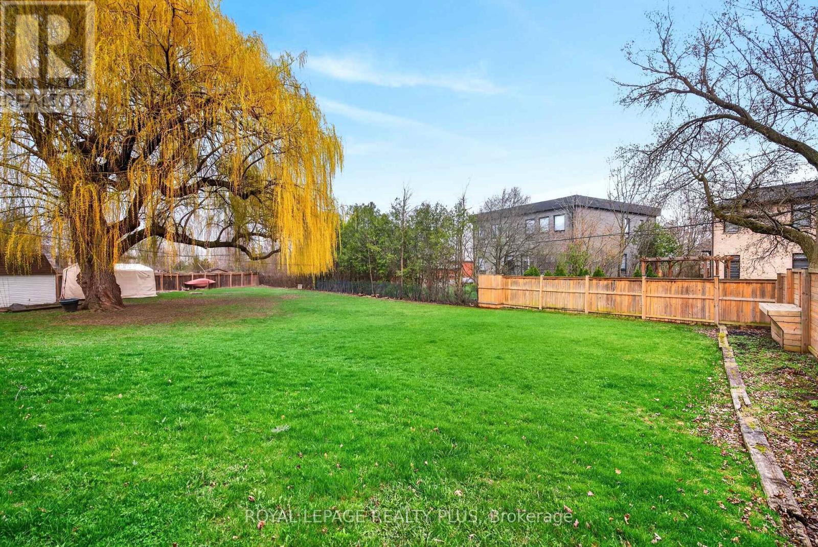 












1332 STANBURY ROAD

,
Oakville,




Ontario
L6L2J4

